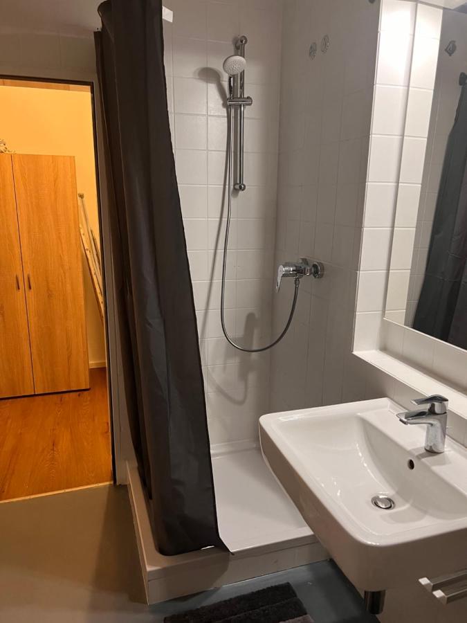 Ferienwohnung In Top Lage Von อาเลิน ภายนอก รูปภาพ
