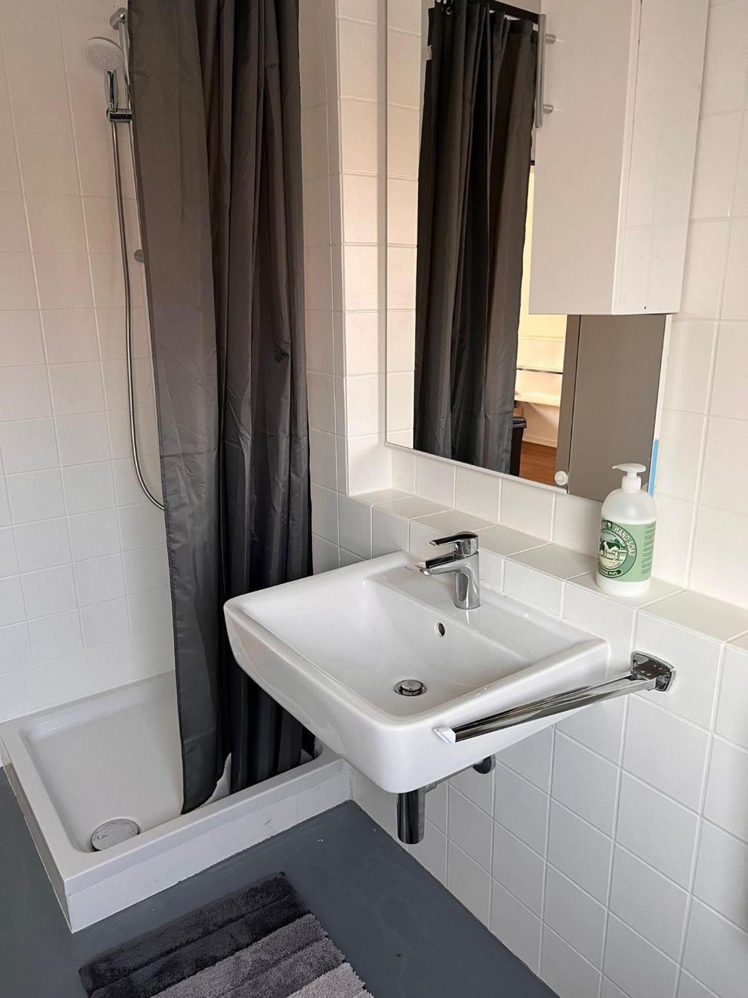 Ferienwohnung In Top Lage Von อาเลิน ภายนอก รูปภาพ